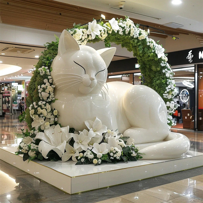 玻璃钢草莓松鼠卡通雕塑园林景观雕塑摆件户外城市广场可爱雕塑